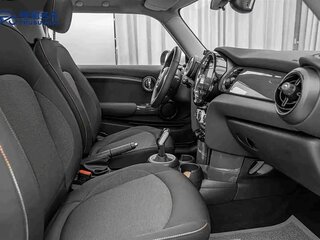 2022 Mini Hatch One III (F55/F56) Рестайлинг 2, бежевый, 1760000 рублей, вид 4