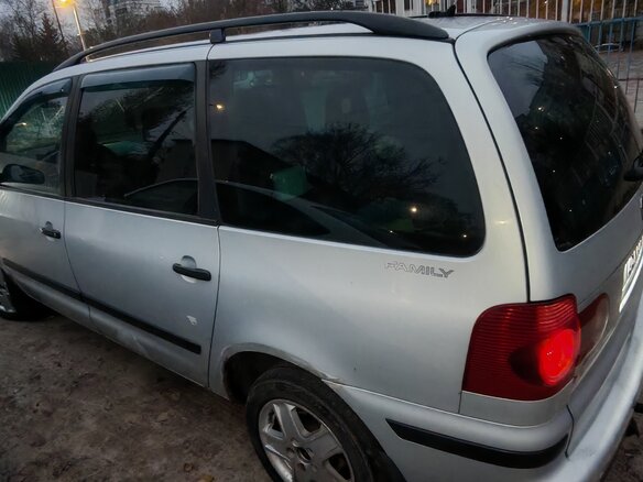 2003 Volkswagen Sharan I Рестайлинг, серебристый, 400000 рублей - вид 5
