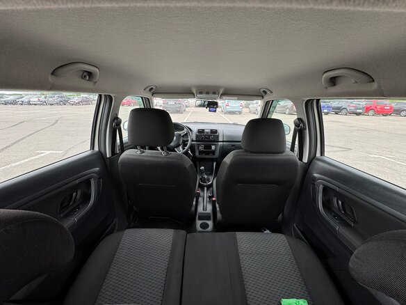 2014 Skoda Fabia II Рестайлинг, бежевый, 480000 рублей - вид 5