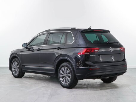 2018 Volkswagen Tiguan II, чёрный, 3100000 рублей, вид 5