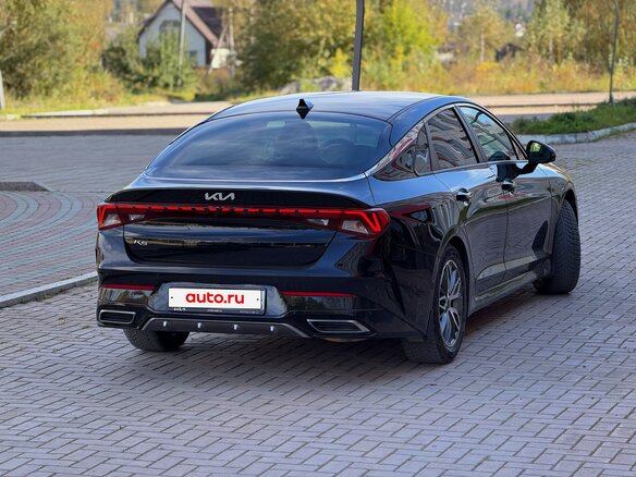 2022 Kia K5 III, чёрный, 2500000 рублей - вид 5