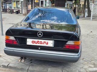1993 Mercedes-Benz E-Класс 220 I (W124), чёрный, 550000 рублей, вид 5