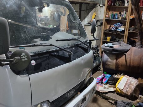 2003 Kia K-Series, белый, 600000 рублей, вид 2