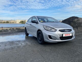2013 Hyundai Solaris I, серебристый, 330000 рублей, вид 4