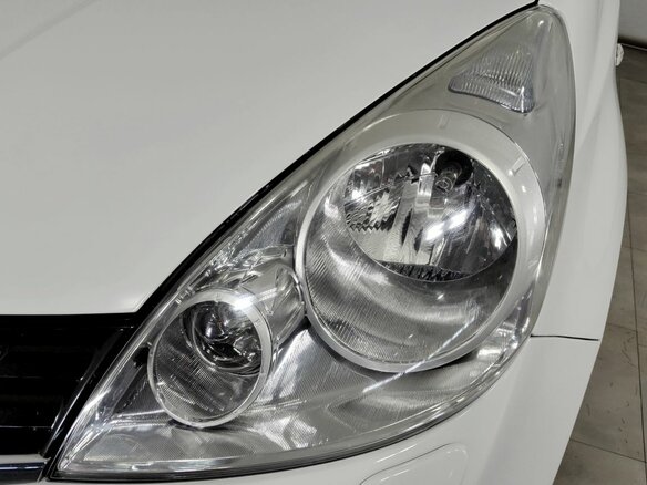 2012 Nissan Note I Рестайлинг, белый - вид 8
