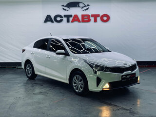 2021 Kia Rio IV Рестайлинг, белый, 1590000 рублей, вид 3