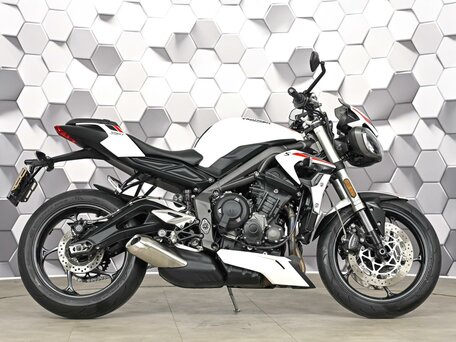 2021 Triumph Street Triple, белый, 727000 рублей, вид 1