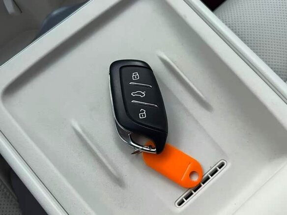 2026 MG 4 EV 53.95 kWh II, фиолетовый, 1900000 рублей - вид 36
