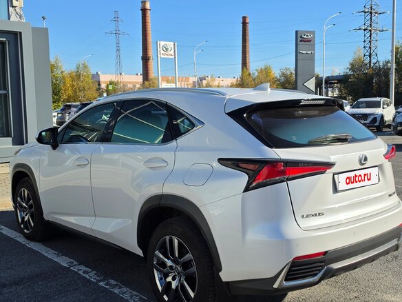 2017 Lexus NX 200 I Рестайлинг, белый - вид 3