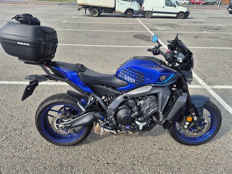 2024 Yamaha MT-09 (FZ-09), синий, 1200000 рублей, вид 3