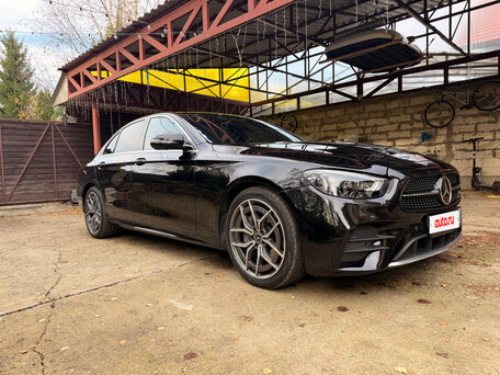 2021 Mercedes-Benz E-Класс 220 d V (W213, S213, C238) Рестайлинг, чёрный, 4350000 рублей, вид 4