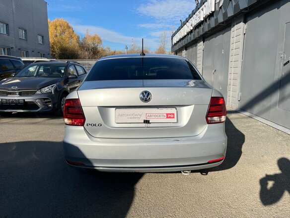 2017 Volkswagen Polo V Рестайлинг, серебристый, 933910 рублей - вид 7