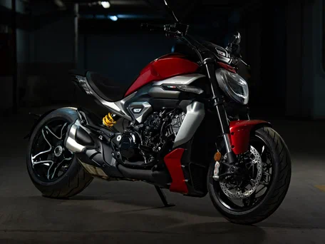 2026 Ducati XDiavel V4, пурпурный, 3390000 рублей, вид 1