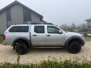 2008 Nissan Navara (Frontier) III (D40), серебристый, 1200000 рублей, вид 2