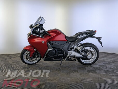 2010 Honda VFR 1200, красный, 699000 рублей, вид 2