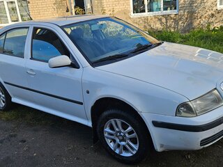 2008 Skoda Octavia I (A4) Рестайлинг, белый, 240000 рублей, вид 2