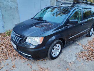 2011 Chrysler Town & Country V Рестайлинг, серый, 1350000 рублей, вид 1
