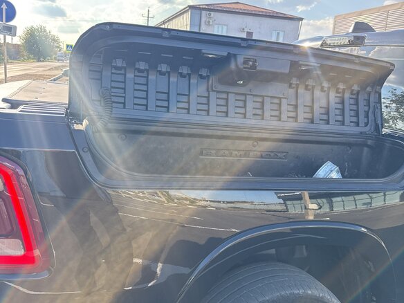 2022 Ram 1500 Quad Cab V, чёрный, 6700000 рублей - вид 14