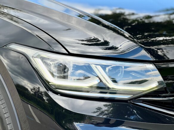 2021 Volkswagen Tiguan II Рестайлинг, чёрный, 3650000 рублей - вид 9