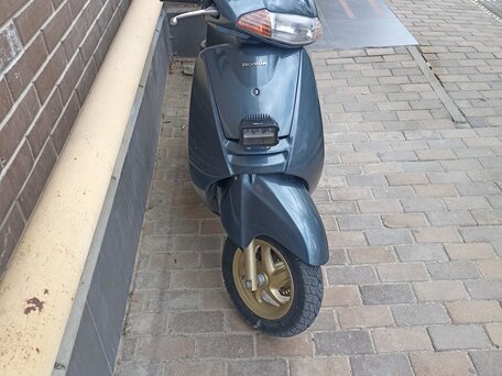 2002 Honda Lead 100, серебристый, 70000 рублей, вид 1