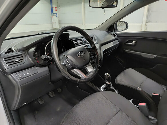 2014 Kia Rio III, серебристый, 705000 рублей - вид 15
