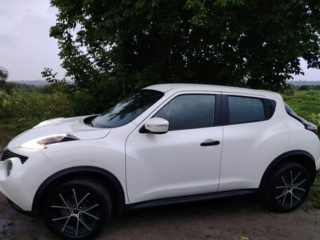 2015 Nissan Juke I Рестайлинг, белый, 1270000 рублей, вид 5