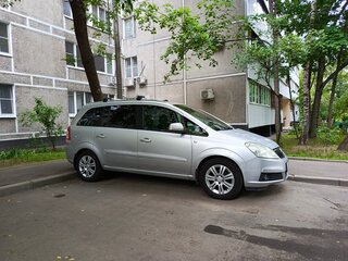 2012 Opel Zafira B Рестайлинг, серебристый, 600000 рублей, вид 4