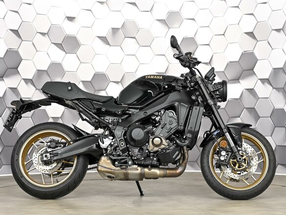 2025 Yamaha XSR900, чёрный, 1227000 рублей - вид 2