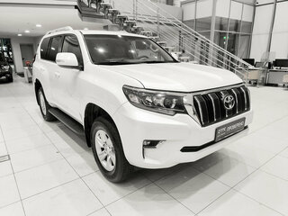 2021 Toyota Land Cruiser Prado 150 Series Рестайлинг 3, белый, 4950000 рублей, вид 3