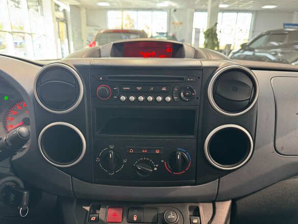 2013 Peugeot Partner II Рестайлинг, серебристый, 795000 рублей - вид 23