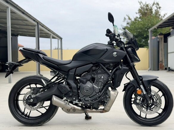 2025 Yamaha MT-07 (FZ-07), чёрный - вид 8