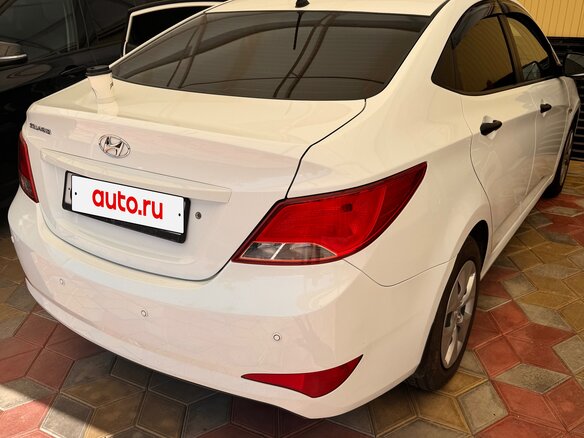 2016 Hyundai Solaris I Рестайлинг, белый, 1250000 рублей - вид 2