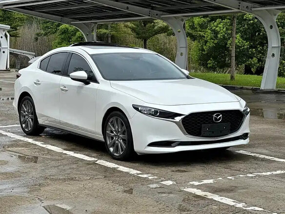 2022 Mazda 3 Axela IV (BP), белый, 1437000 рублей - вид 2
