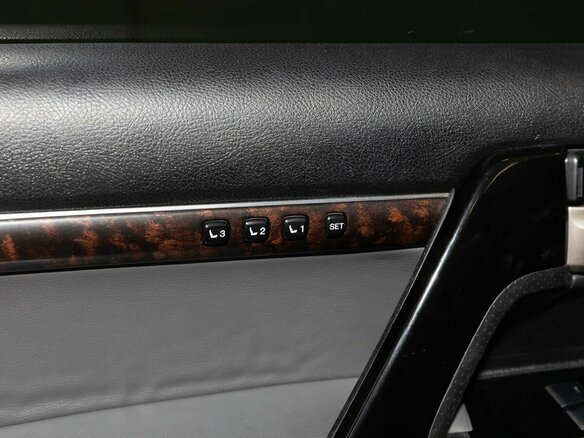 2010 Toyota Land Cruiser 200 Series, серый, 2700000 рублей - вид 35
