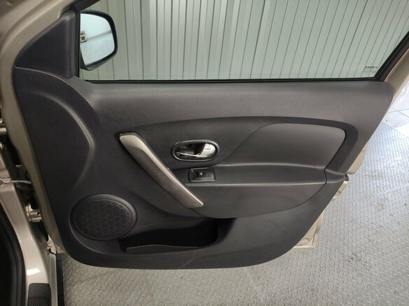 2016 Renault Sandero Stepway II, бежевый, 950000 рублей - вид 15