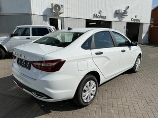 2026 Lada (ВАЗ) Vesta I Рестайлинг (NG), белый, 1581000 рублей, вид 4