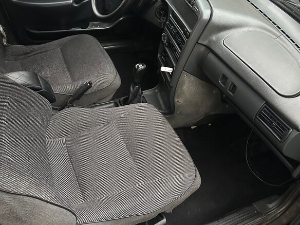 2002 Lada (ВАЗ) 2115, серебристый, 91799 рублей - вид 4
