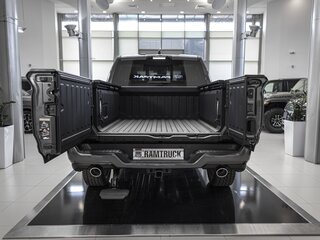 2026 Ram 1500 Crew Cab V Рестайлинг, серый, 11752977 рублей, вид 2