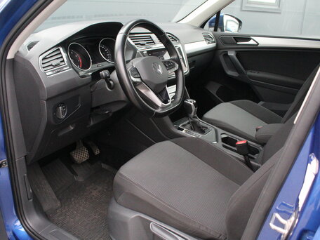 2021 Volkswagen Tiguan II Рестайлинг, синий, 2720000 рублей, вид 5