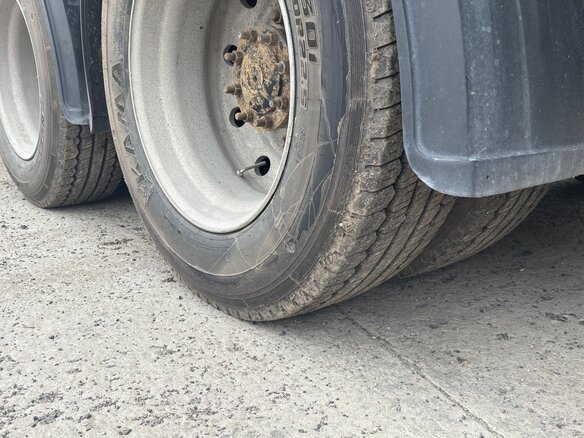 2003 Freightliner Columbia, красный, 2000000 рублей - вид 4