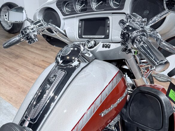 2014 Harley-Davidson CVO Limited, белый, 1699000 рублей - вид 23