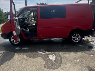 1992 Volkswagen Transporter T4, красный, 400000 рублей, вид 5