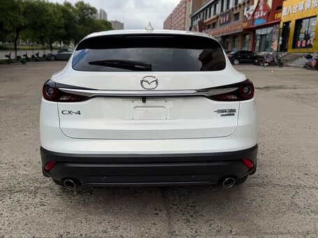 2022 Mazda CX-4 I Рестайлинг, белый, 1733000 рублей, вид 5