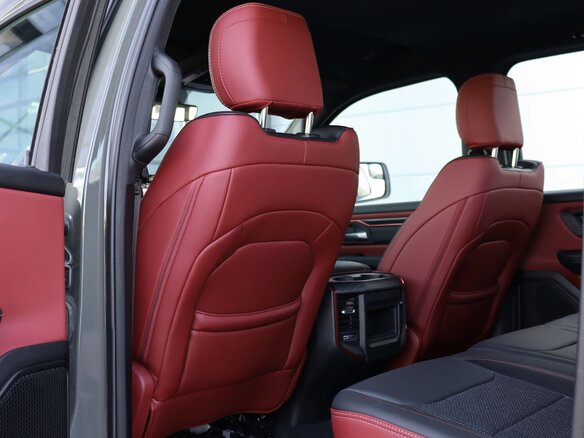 2026 Ram 1500 Crew Cab V Рестайлинг, зелёный - вид 35