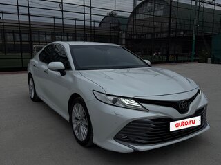 2019 Toyota Camry VIII (XV70), белый, 2900000 рублей, вид 3