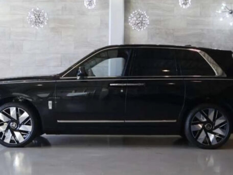 2026 Rolls-Royce Cullinan I Рестайлинг (Series II), чёрный, 52000000 рублей, вид 4