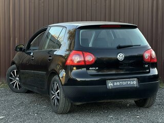 2004 Volkswagen Golf V, чёрный, 479777 рублей, вид 4