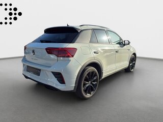 2022 Volkswagen T-Roc I Рестайлинг, серебристый, 3050000 рублей, вид 2