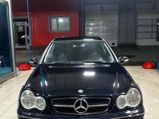 2005 Mercedes-Benz C-Класс 240 II (W203) Рестайлинг, чёрный, 545000 рублей, вид 2