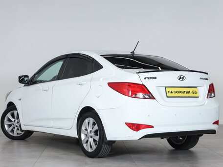 2015 Hyundai Solaris I Рестайлинг, белый, 899000 рублей, вид 4
